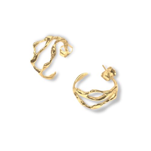 Arracada mediana de plata .925 con baño de oro doble estilo clásico por Teresa González