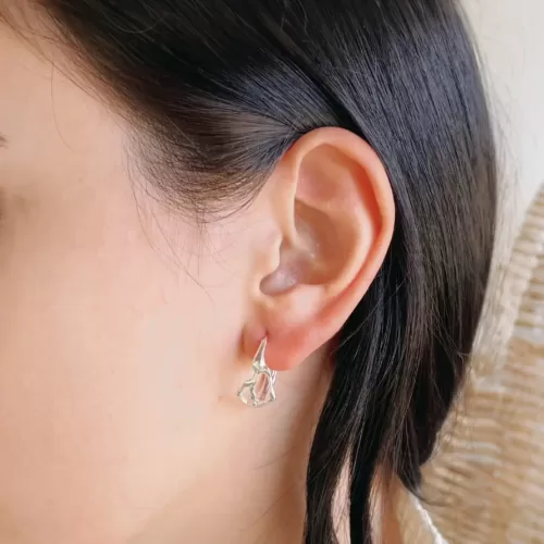 Arracada chica de plata .925 doble estilo clásico por Teresa González