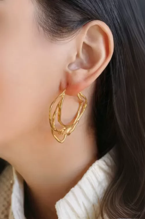 Arracada jumbo de plata .925 con baño de oro doble estilo clásico por Teresa González