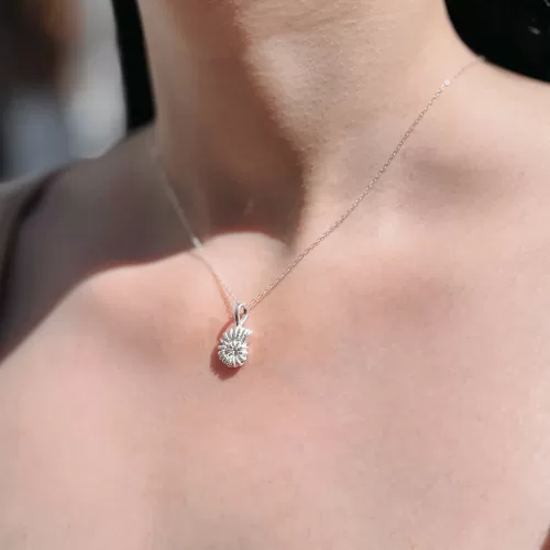 Dije de plata .925 estilo natural por Teresa González