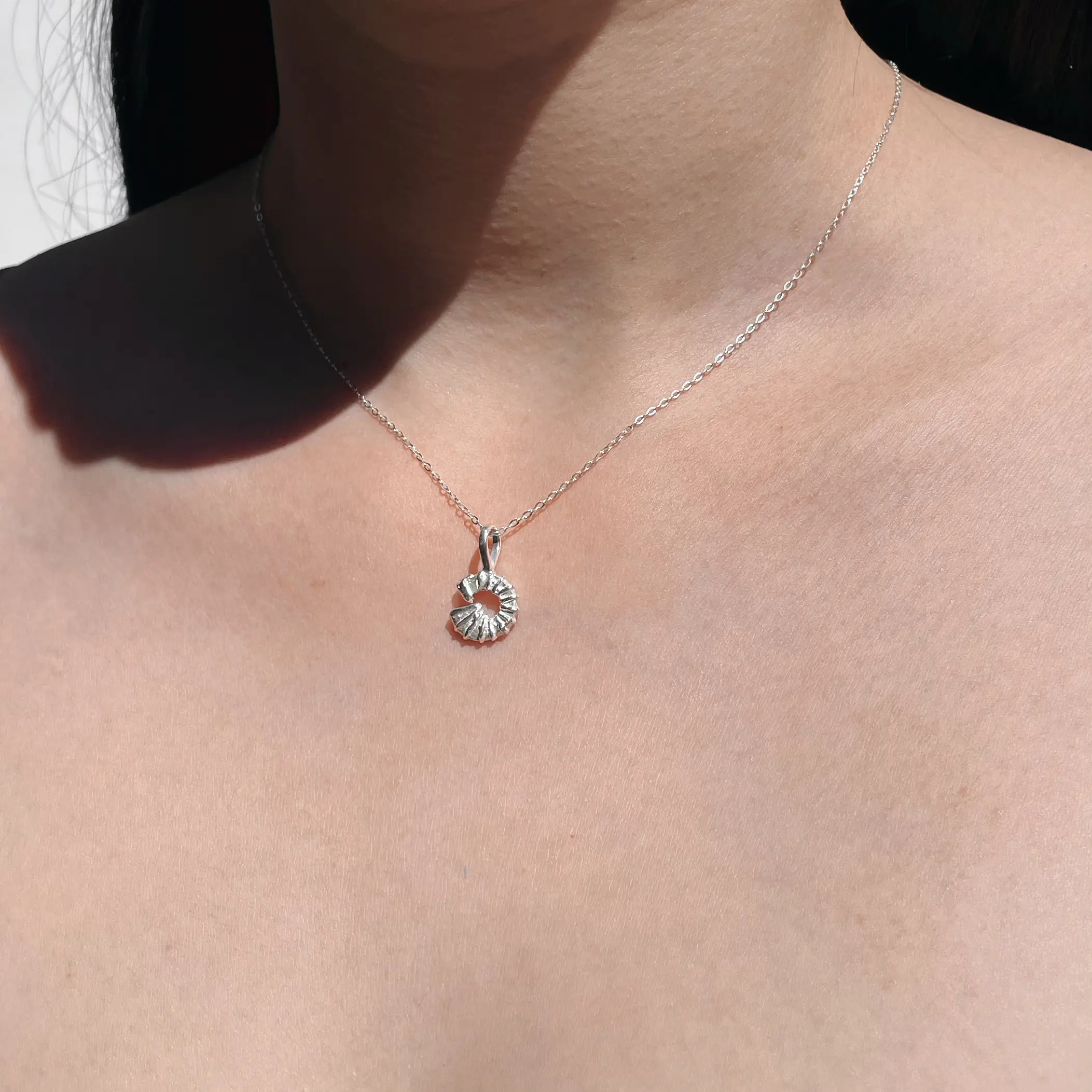 Dije de plata .925 diseño contemporáneo por Teresa González