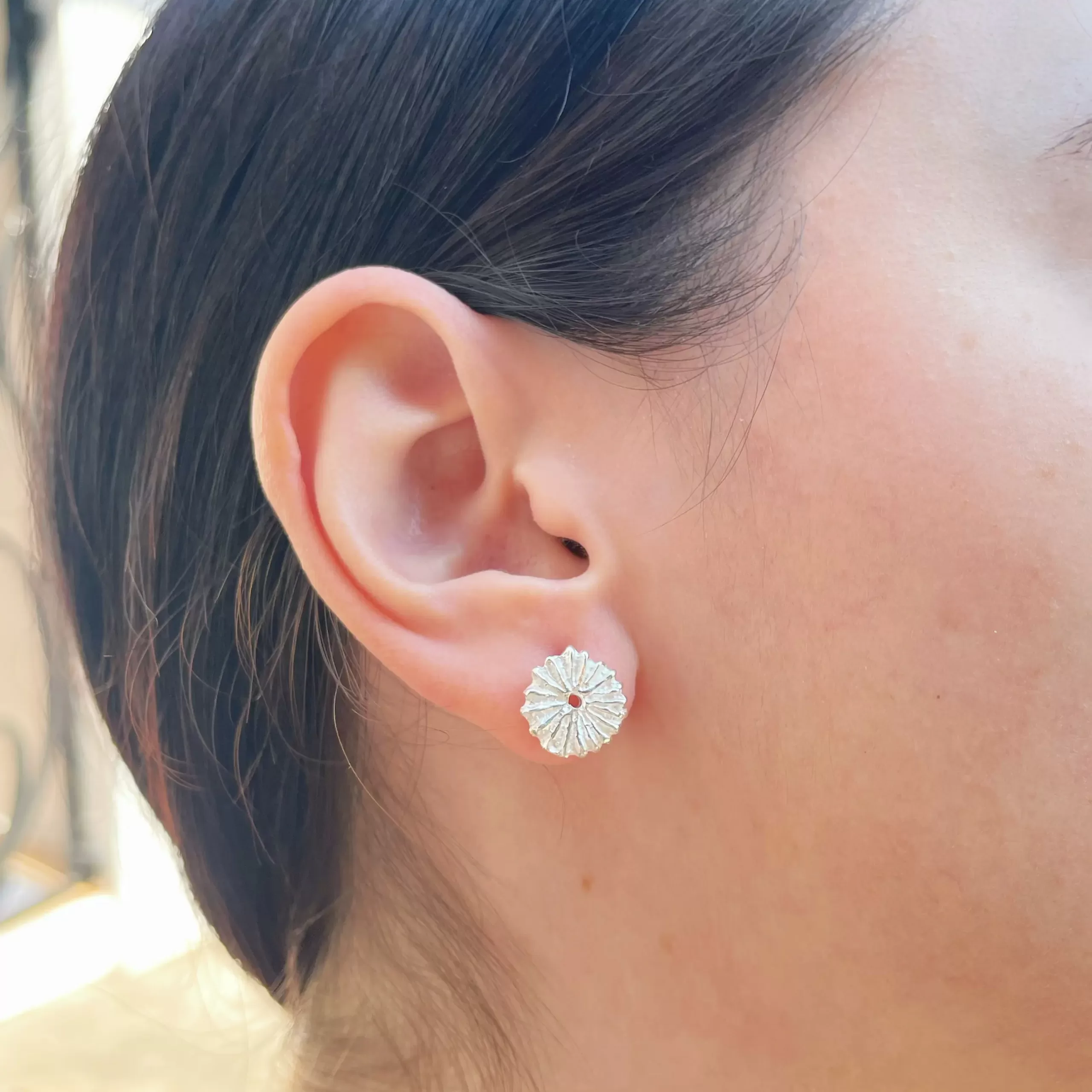 Arete de plata .925 tipo broquel estilo marino por Teresa González.