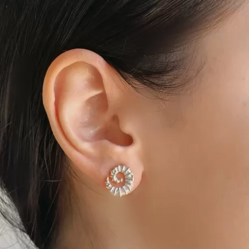 Arete de plata .925 tipo broquel estilo marino por Teresa González.