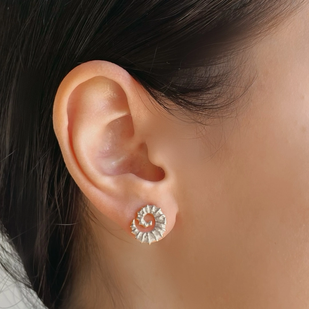 Arete de plata .925 tipo broquel estilo marino por Teresa González.