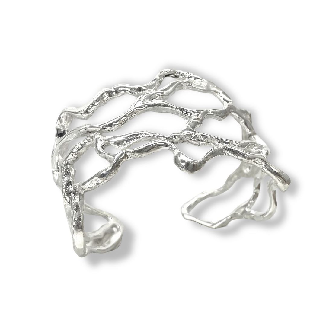 Brazalete -Cuff de plata .925 doble diseño minimalista por Teresa González