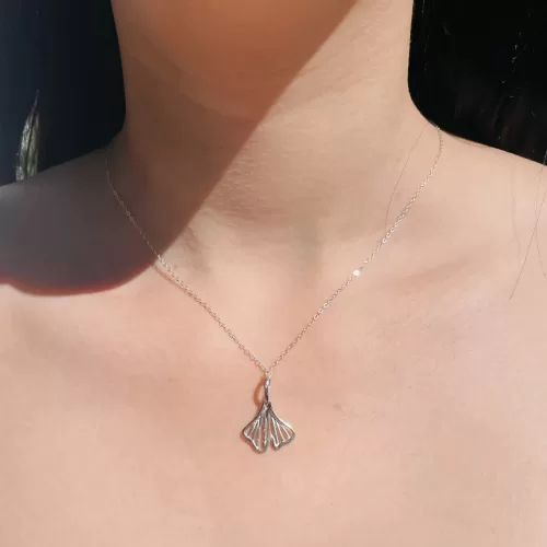 Dije de plata .925 con baño de oro Ginkgo Biloba-TDP987 - Diseño por Teresa González
