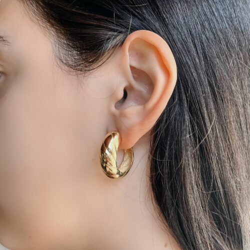 Arracada de plata .925 baño de oro tipo caracol espiral chico por Teresa González